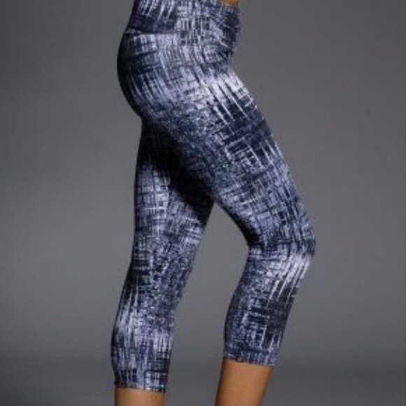 Onzie High Rise Capri Yoga Leggings Static Print Size Small / Medium Made In USA - Picture 2 of 10